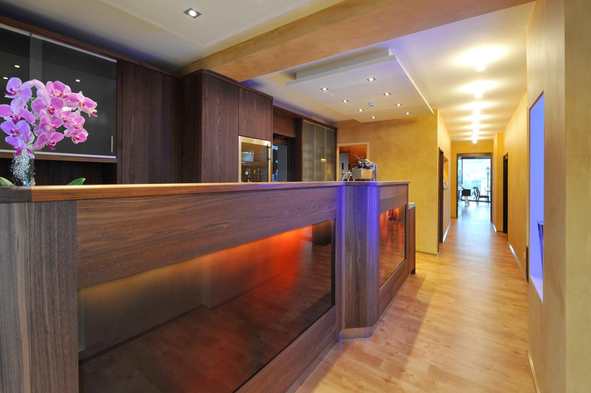 Hotel Straubs Schoene Aussicht Клингерберг на Майн Екстериор снимка